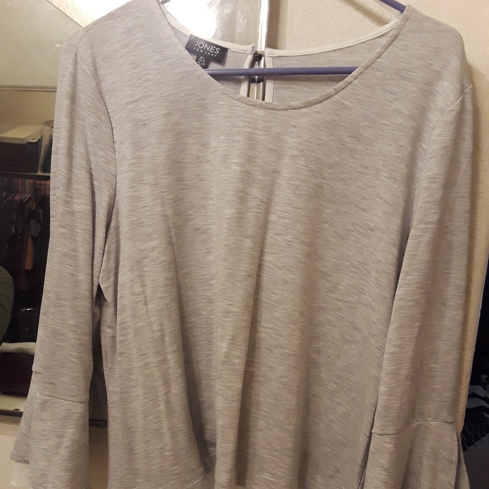 Jones long sleeved women's blouse.